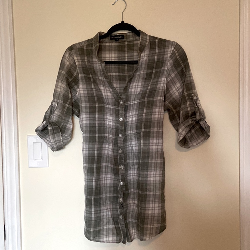 Candy Couture XL (FITS LIKE A WOMENS SMALL!!) plaid quarter sleeved shirt